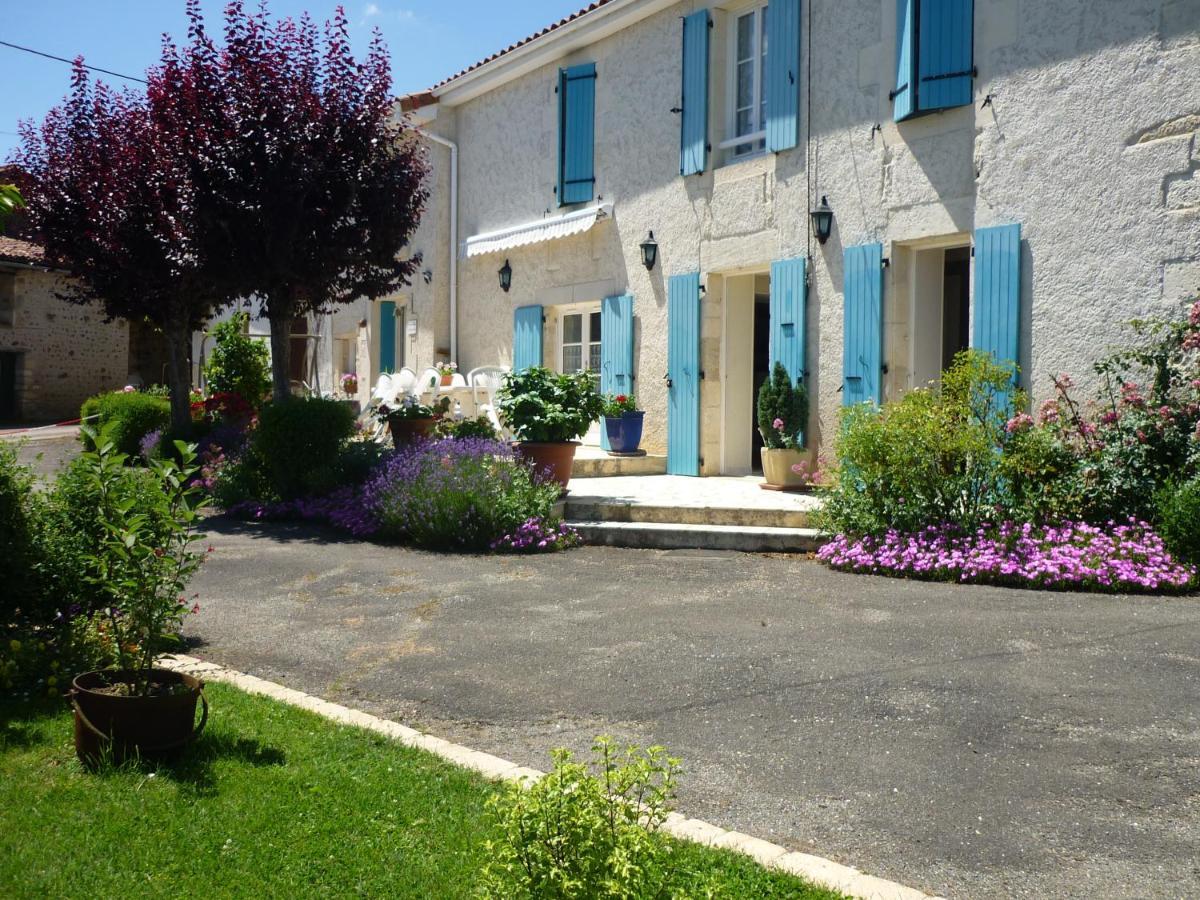 Les Hirondelles Du Paradis 6 Rue Des Oiseaux Acomodação com café da manhã Beaulieu-sur-Sonnette Exterior foto